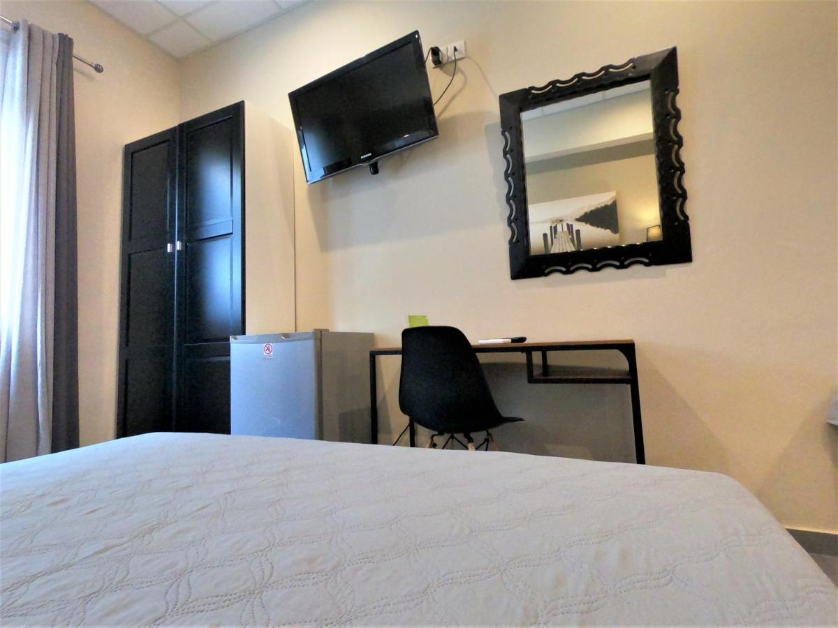 Achillion Hotel Piraeus Luaran gambar