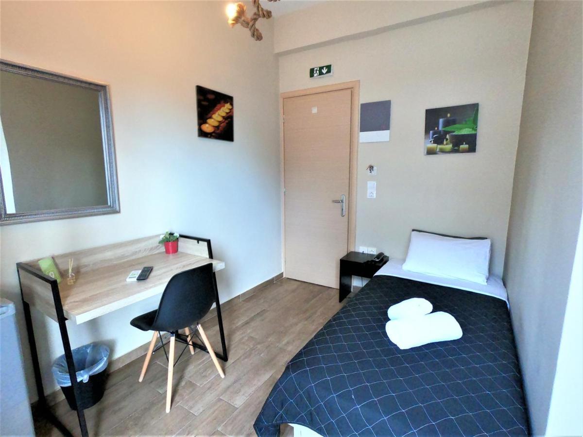 Achillion Hotel Piraeus Luaran gambar