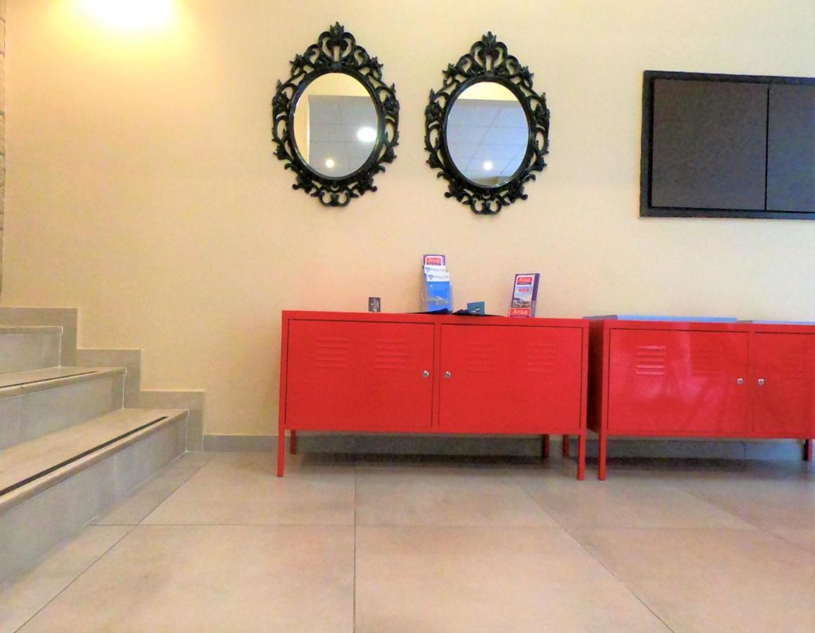 Achillion Hotel Piraeus Luaran gambar