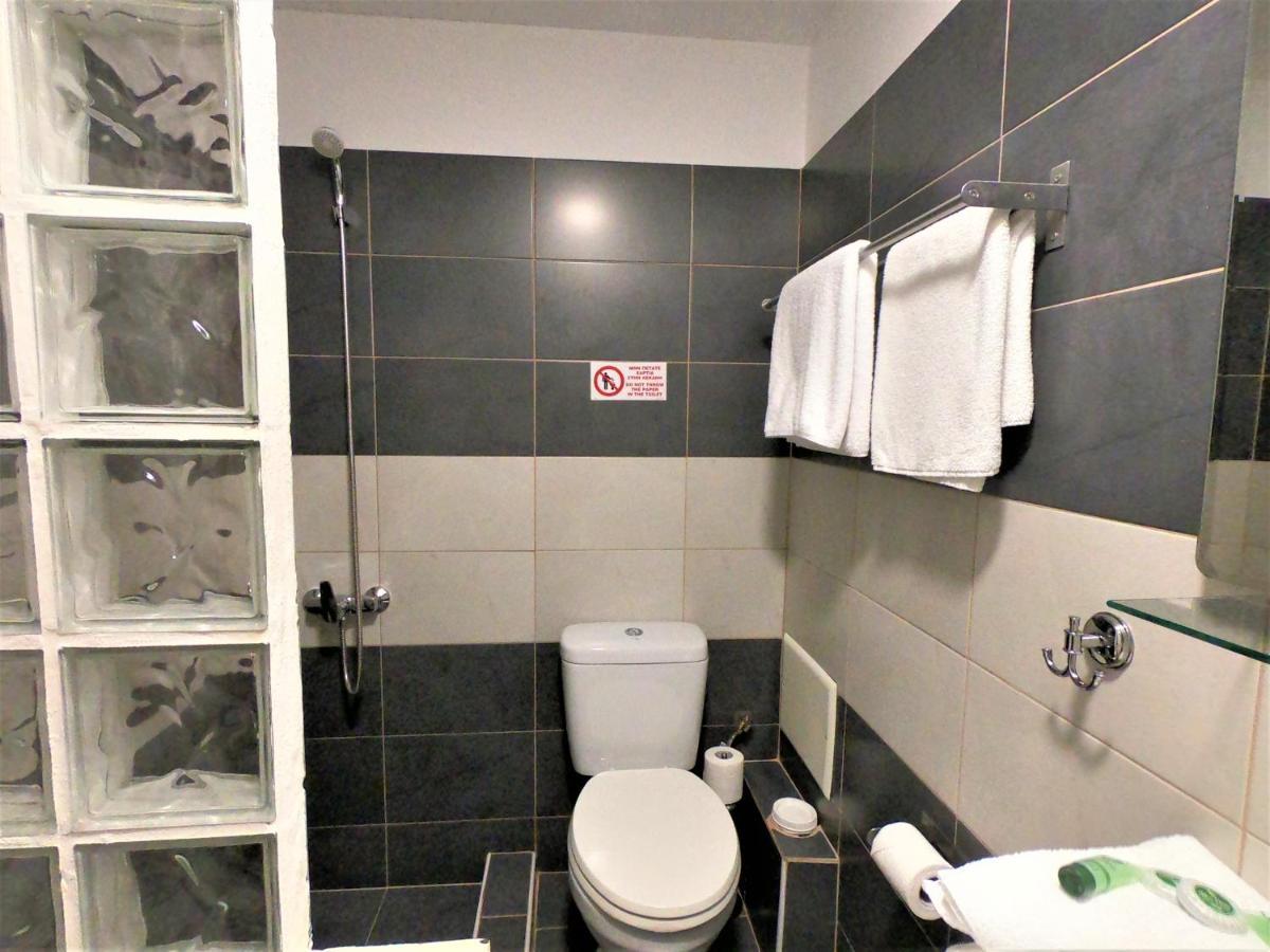 Achillion Hotel Piraeus Luaran gambar