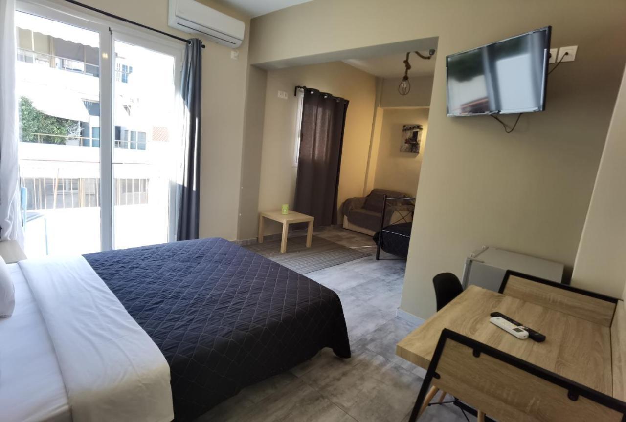 Achillion Hotel Piraeus Luaran gambar