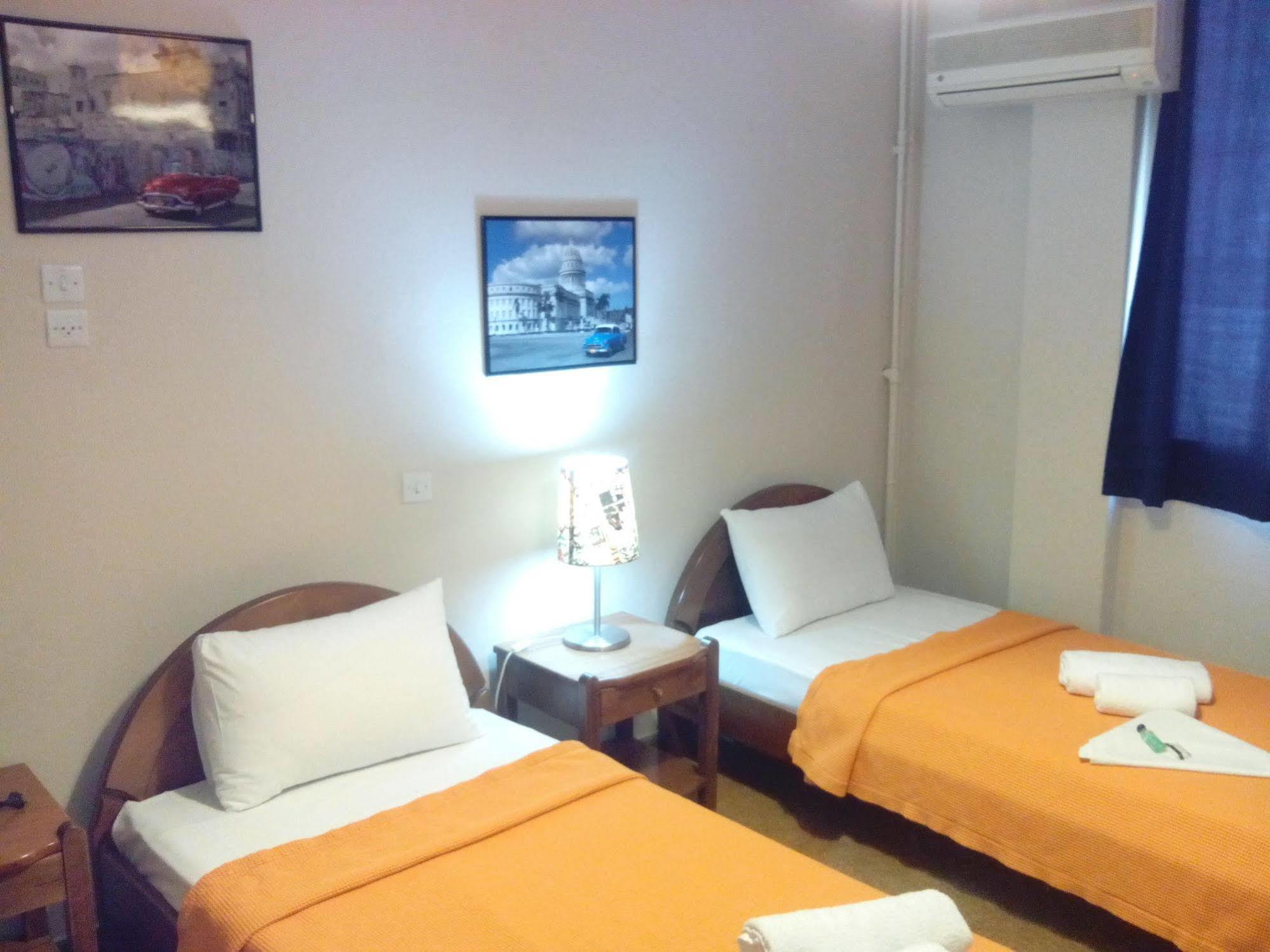 Achillion Hotel Piraeus Luaran gambar