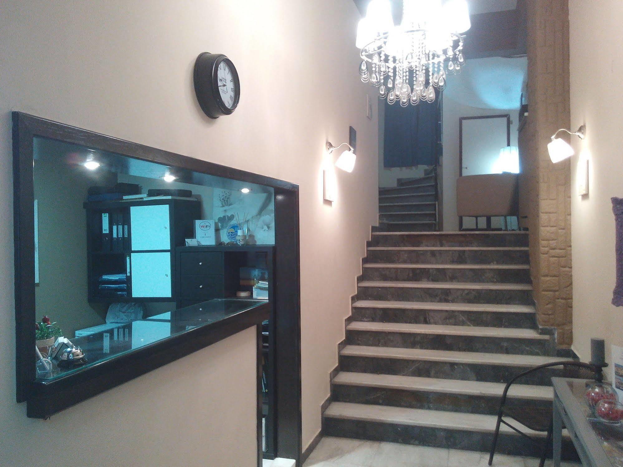 Achillion Hotel Piraeus Luaran gambar