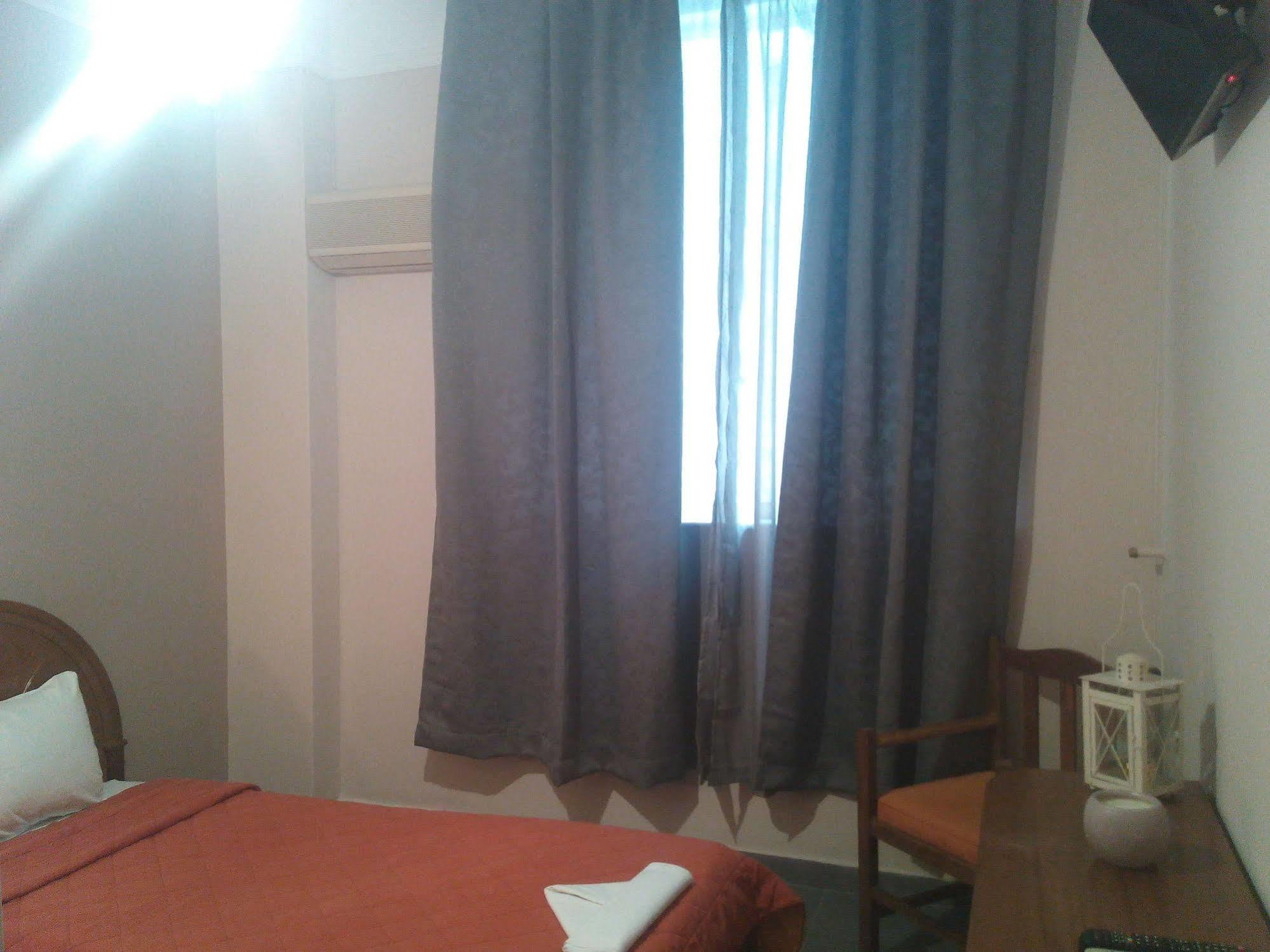 Achillion Hotel Piraeus Luaran gambar
