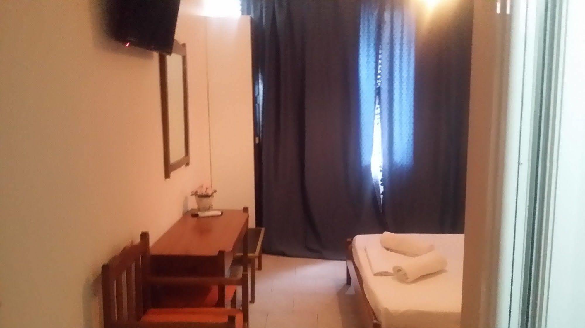 Achillion Hotel Piraeus Luaran gambar