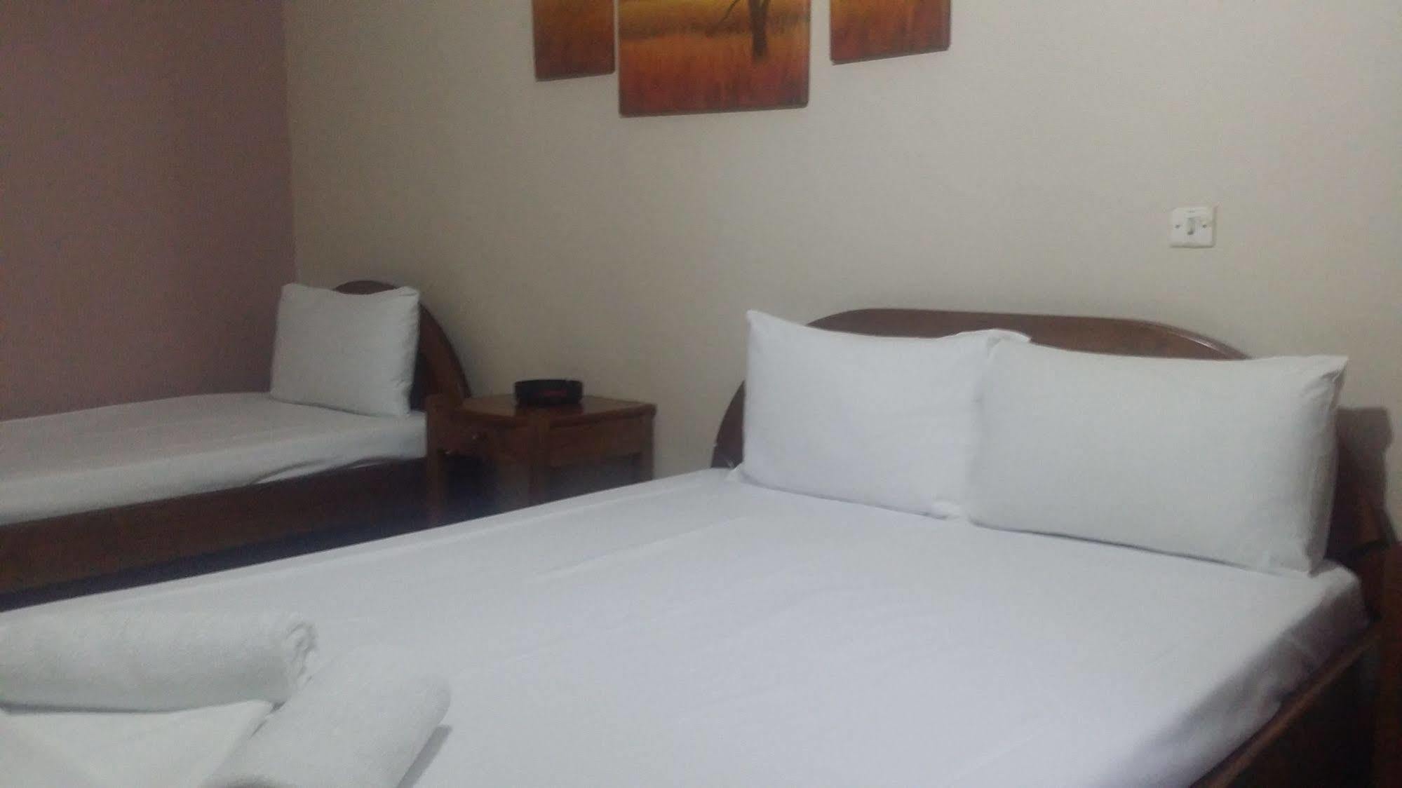 Achillion Hotel Piraeus Luaran gambar