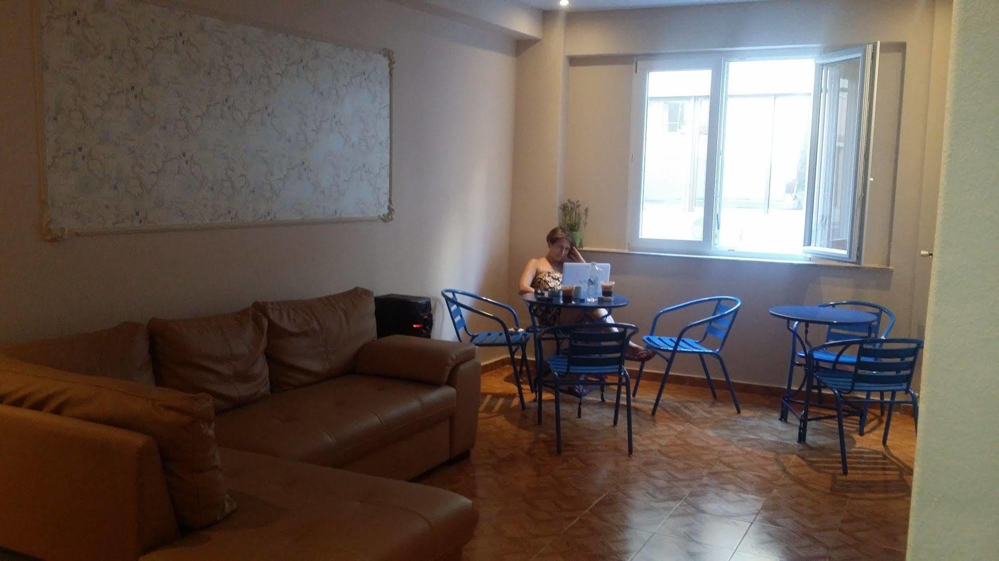 Achillion Hotel Piraeus Luaran gambar